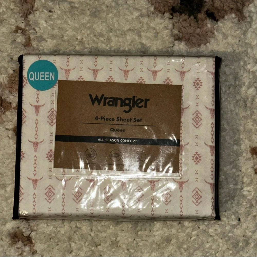 NEW Wrangler Pink/White Steer Head/Aztec 4-Piece Queen Sheet Set